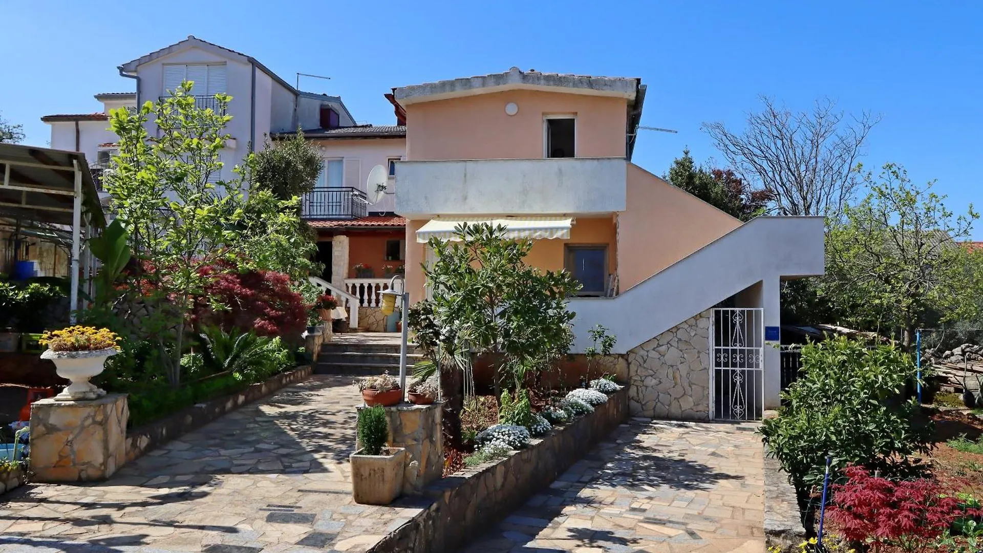 Apartments With A Parking Space Malinska